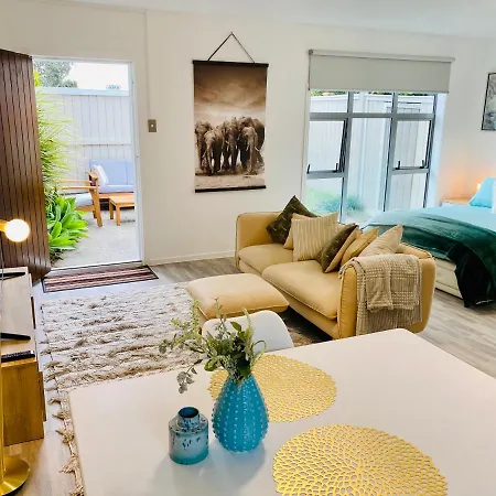 Takapuna Guest House